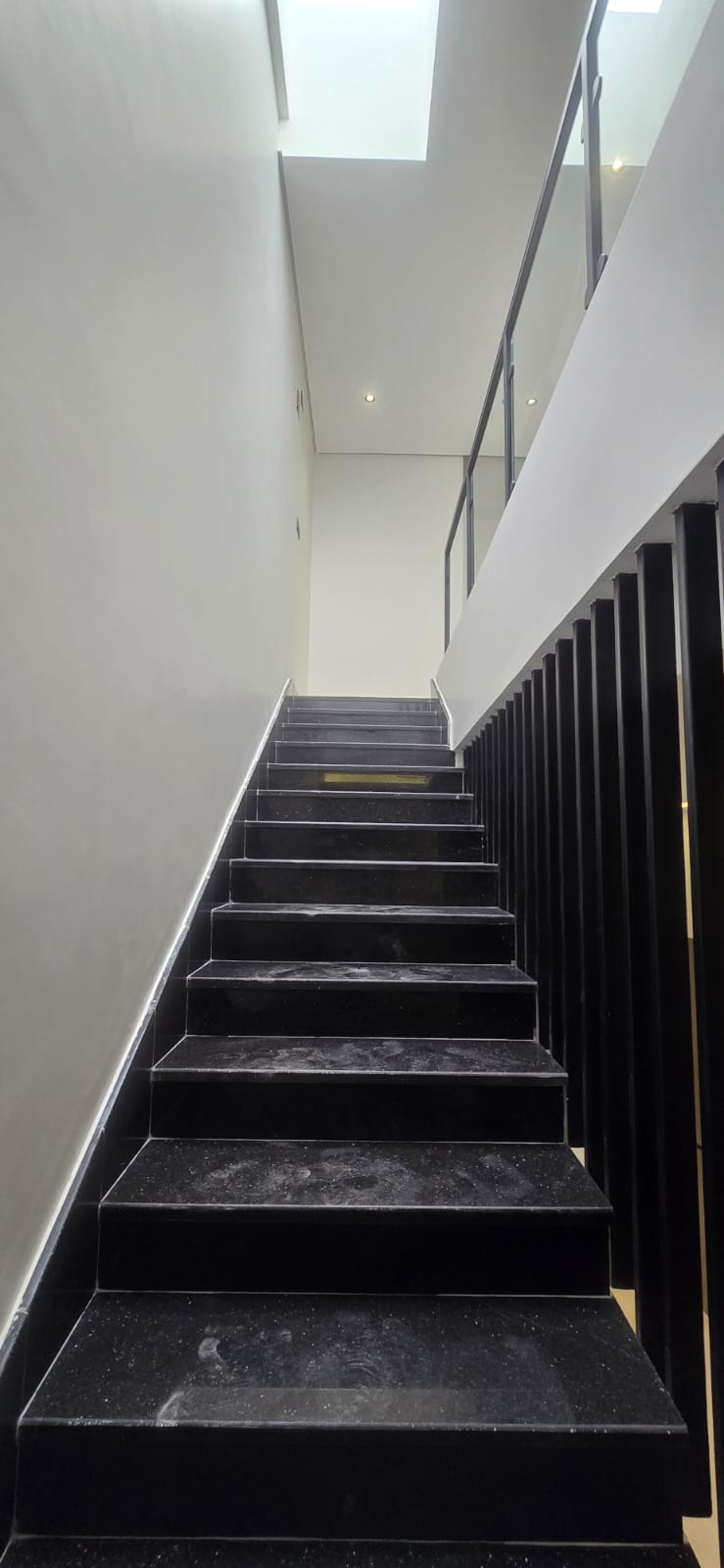 🏠 **For Rent: Two Apartments in a Duplex System (Townhouse)** 